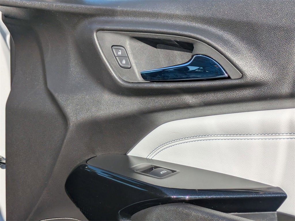 Used 2025 Chevrolet Trax LT w/ LT Convenience Package image 33