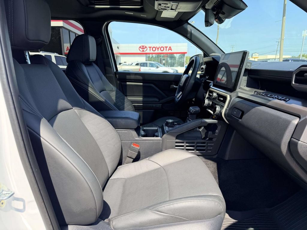 Used 2024 Toyota Tacoma TRD Off-Road w/ TRD Off Road Premium Package AWD/4WD image 13