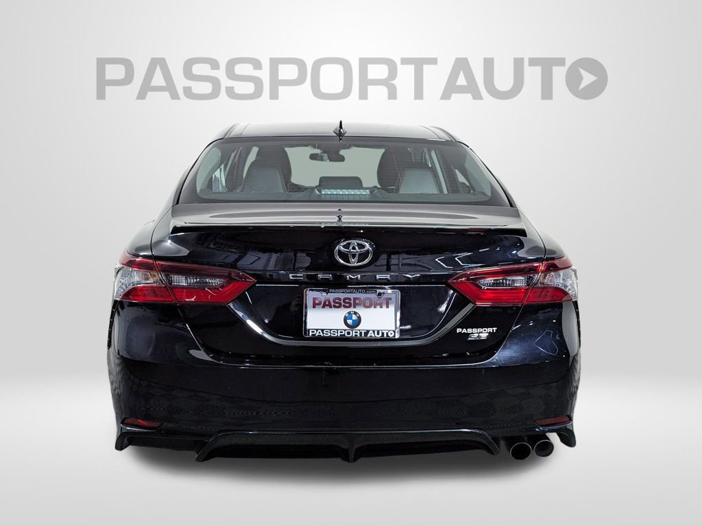 Used 2023 Toyota Camry SE image 5