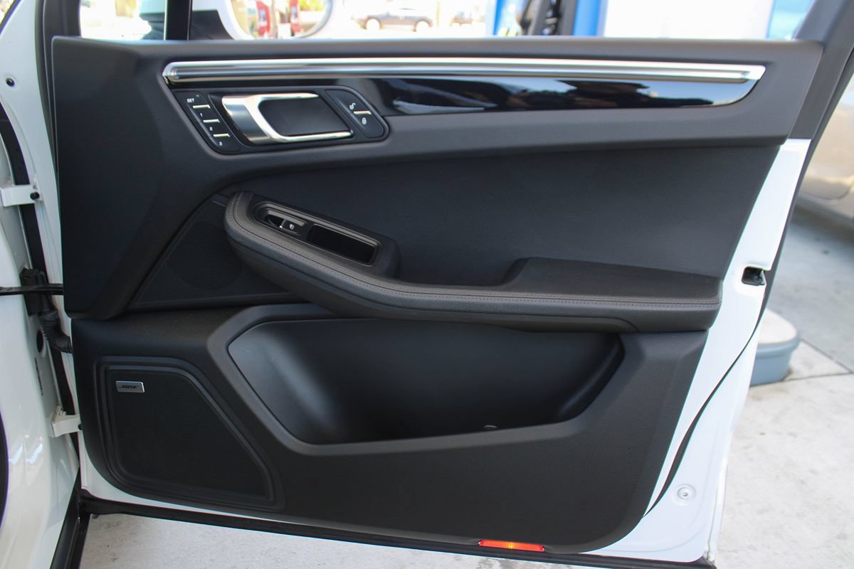 Used 2017 Porsche Macan S AWD/4WD image 44