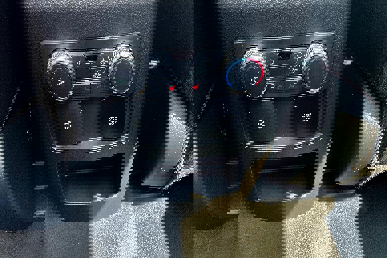 Used 2021 Ford Explorer Limited w/ Hybrid Equipment Group 310A image 33