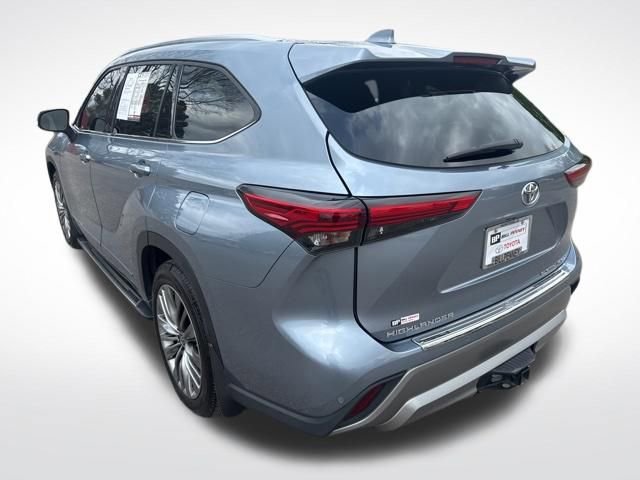 Used 2021 Toyota Highlander Platinum AWD/4WD image 3