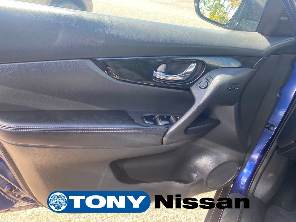 Used 2019 Nissan Rogue SL w/ Premium Package AWD/4WD image 31