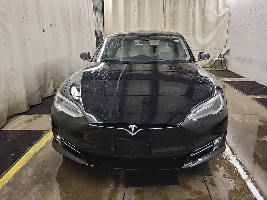 Used 2018 Tesla Model S 75D image 2