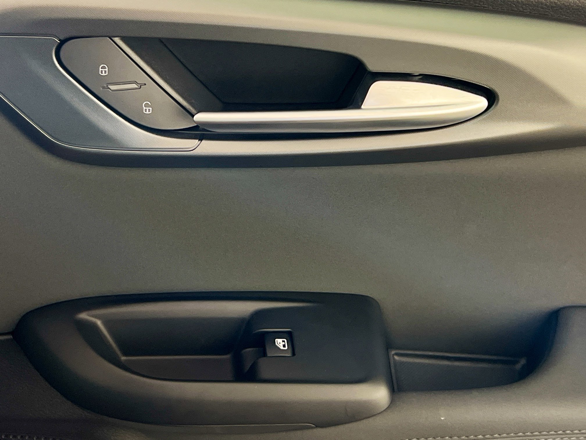 Used 2024 Alfa Romeo Tonale Ti w/ Premium Interior Package image 32