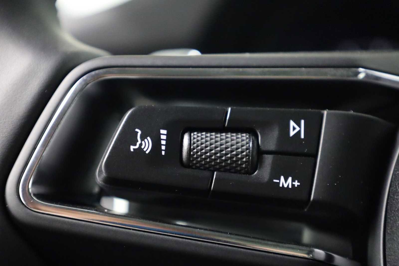 New 2026 Porsche Macan image 28