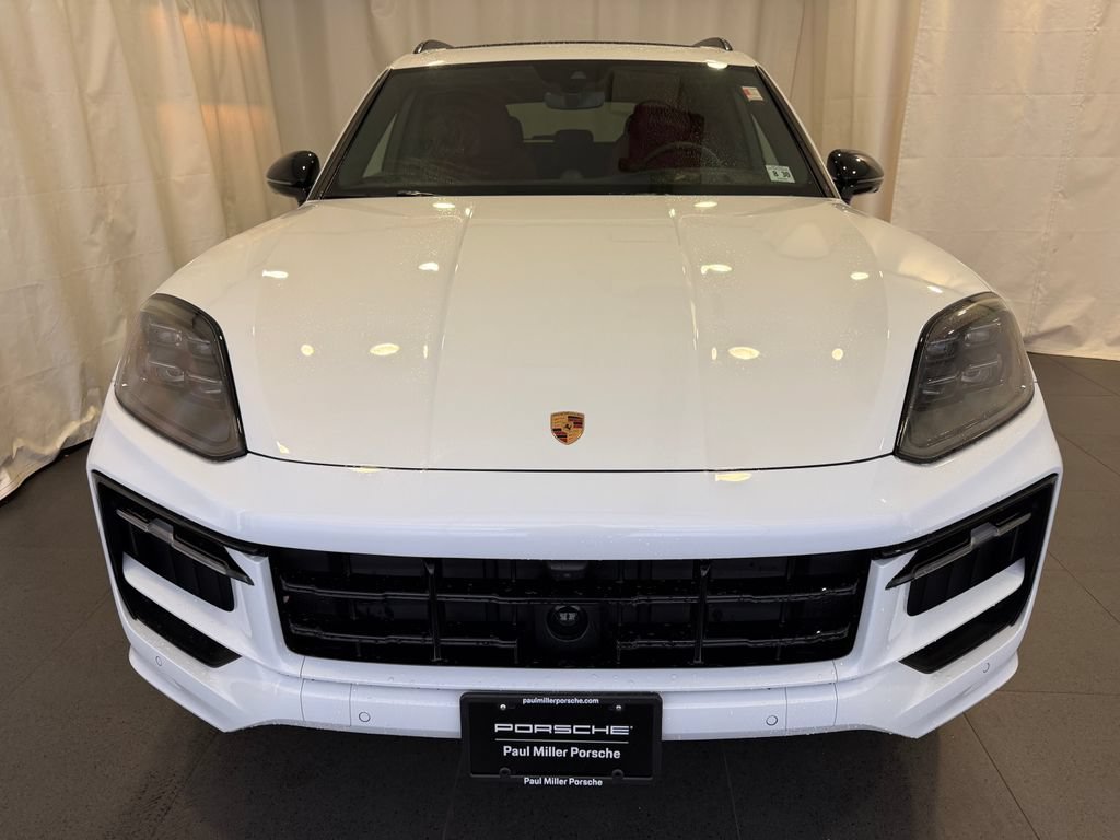Certified 2025 Porsche Cayenne GTS AWD/4WD image 6