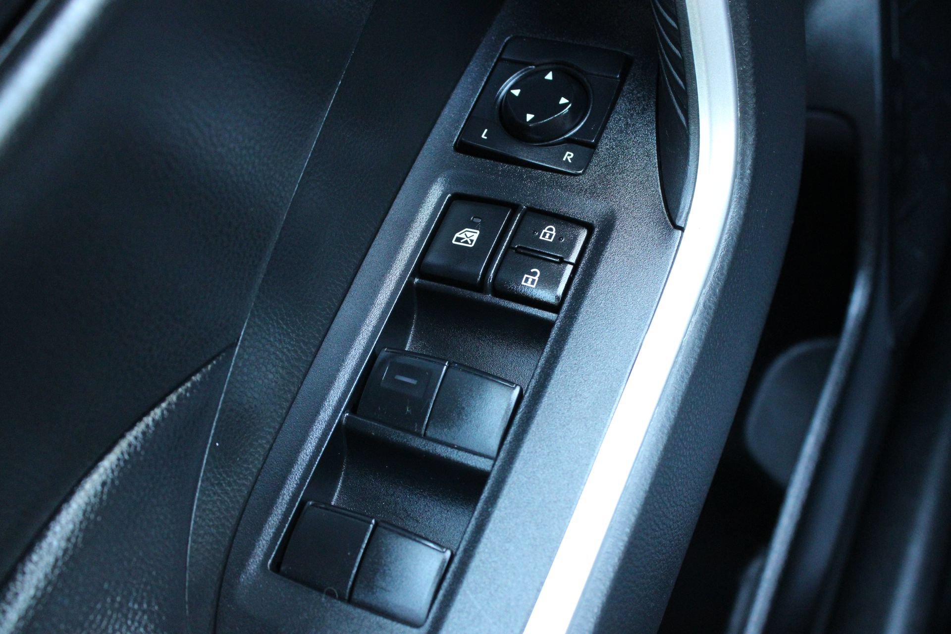 Used 2023 Toyota RAV4 LE FWD image 18