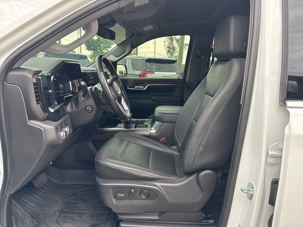 Used 2023 GMC Sierra 1500 SLT w/ SLT Premium Package AWD/4WD image 13