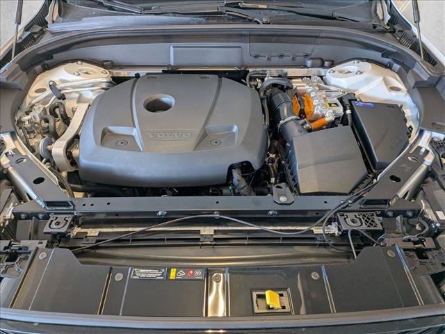 New 2026 Volvo XC60 T8 Plus w/ Climate Package PRO AWD/4WD image 18