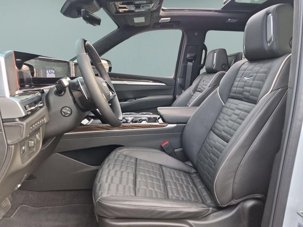 Certified 2026 Cadillac Escalade Platinum Sport w/ LPO, ONYX Package AWD/4WD image 16