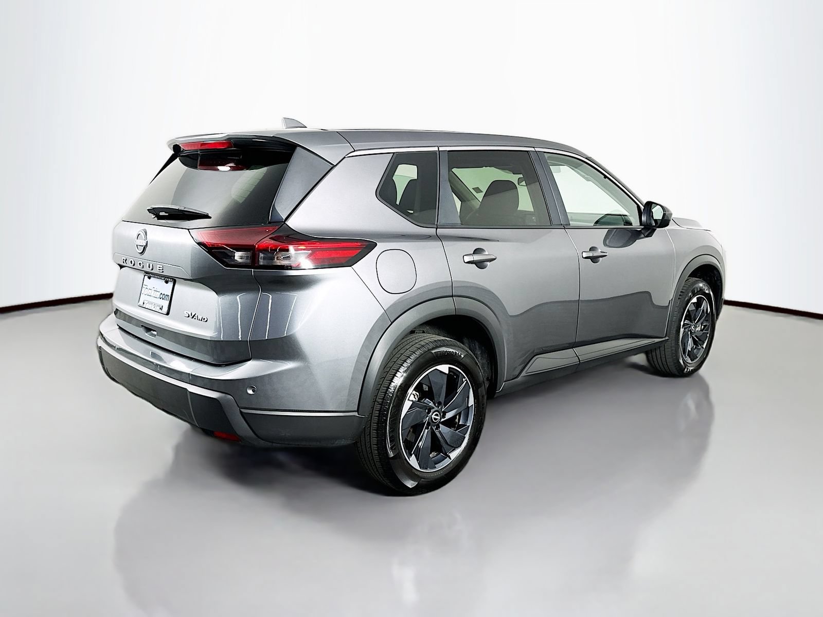 Used 2024 Nissan Rogue SV AWD/4WD image 8