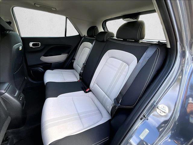 Used 2024 Hyundai Venue SEL FWD image 28