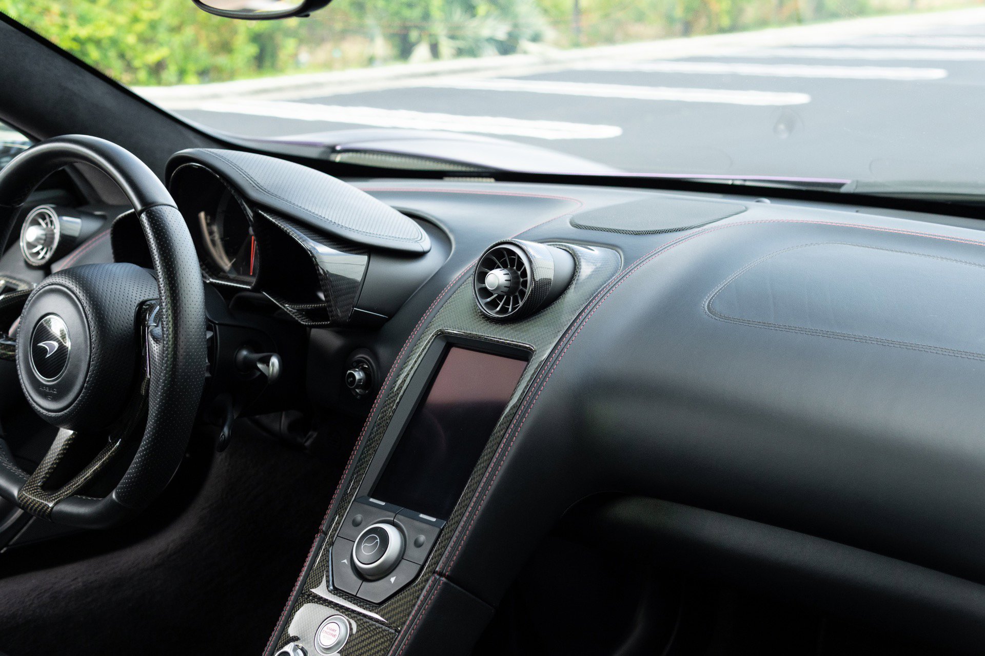 Used 2013 McLaren MP4-12C image 50