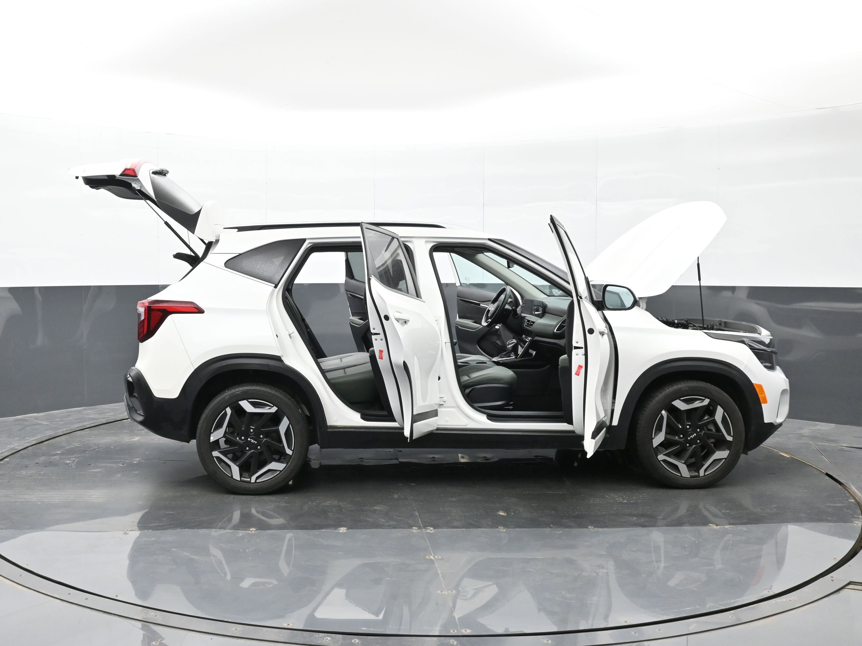 Used 2024 Kia Seltos SX image 47