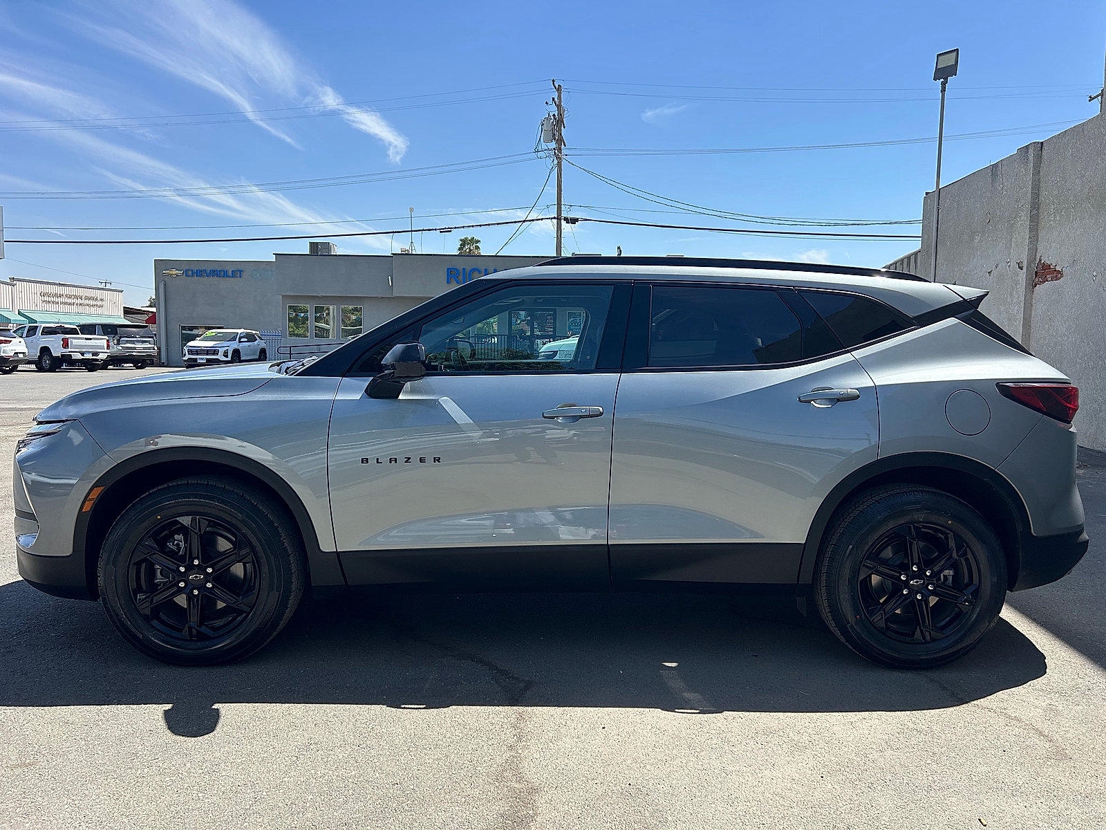 Used 2023 Chevrolet Blazer LT w/ Midnight/Sport Edition FWD image 6