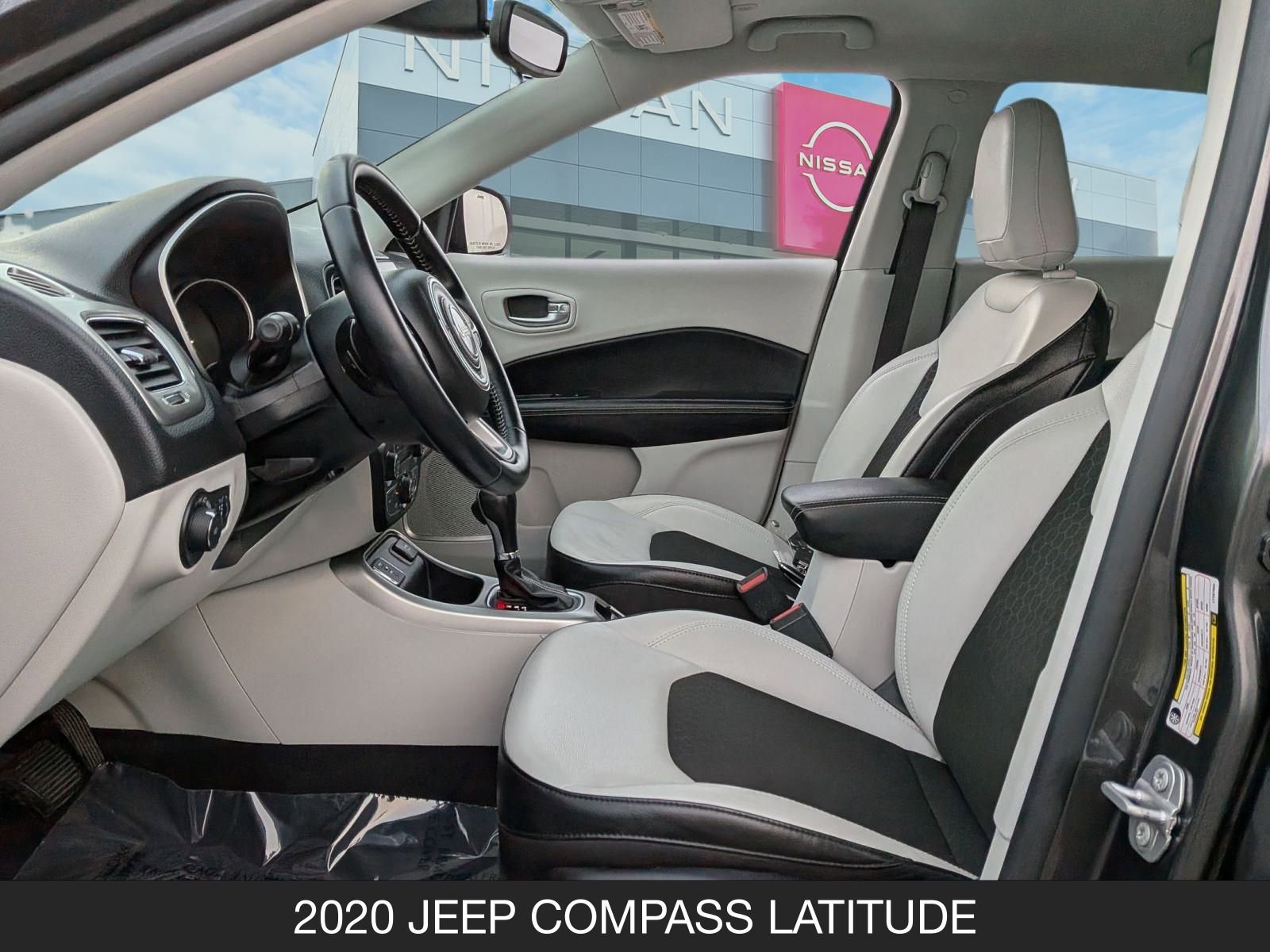 Used 2020 Jeep Compass Latitude image 16
