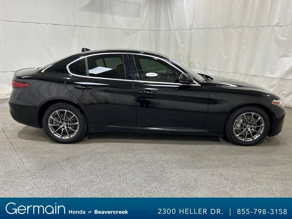 Used 2018 Alfa Romeo Giulia AWD image 9