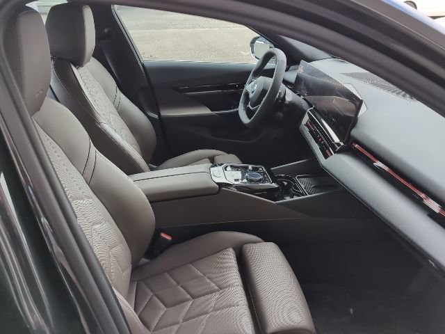 Used 2026 BMW 530i xDrive image 26