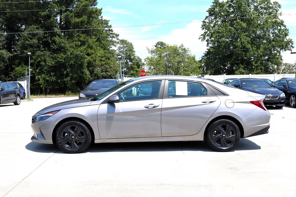 Used 2023 Hyundai Elantra SEL FWD image 4