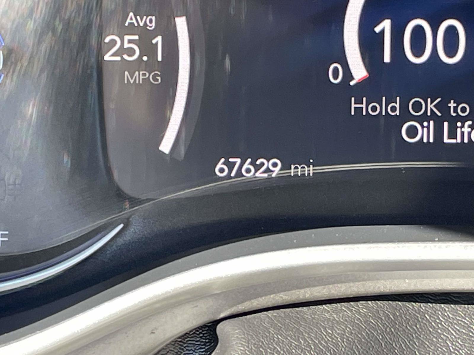 Used 2023 Chrysler Pacifica Touring-L FWD image 21