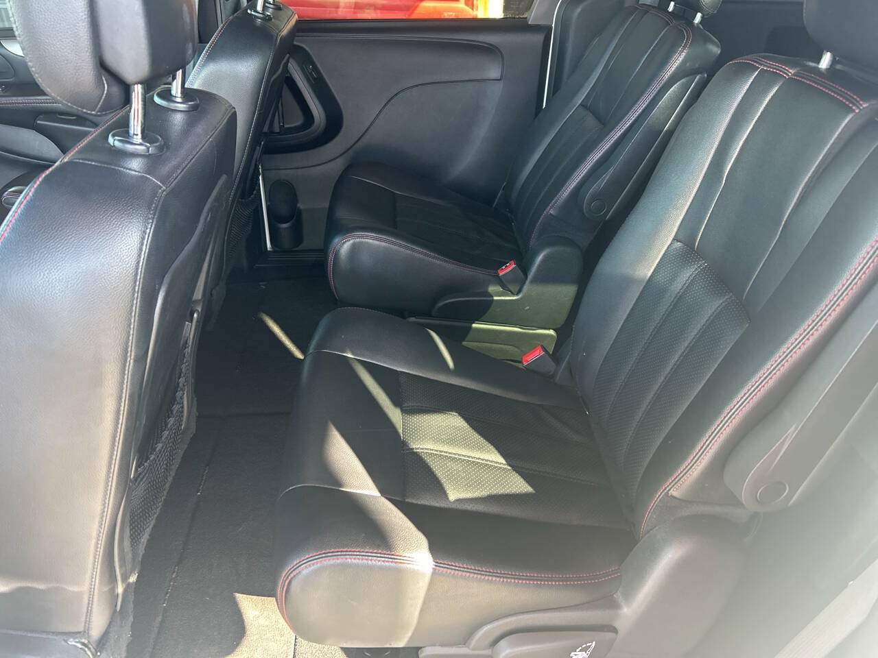 Used 2016 Dodge Grand Caravan R/T FWD image 13