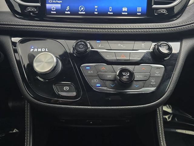 Used 2021 Chrysler Pacifica Limited w/ Uconnect Theater Family Group FWD image 24