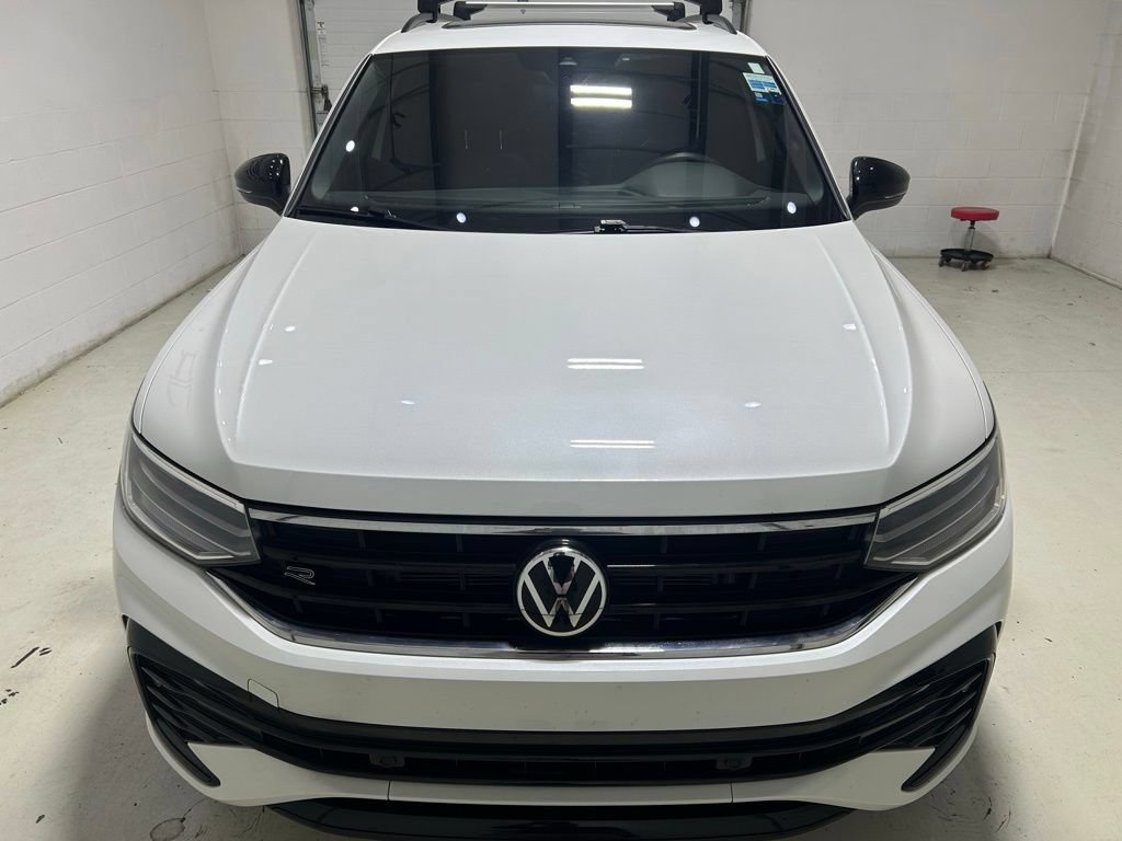 Used 2024 Volkswagen Tiguan SE R-Line AWD/4WD image 9