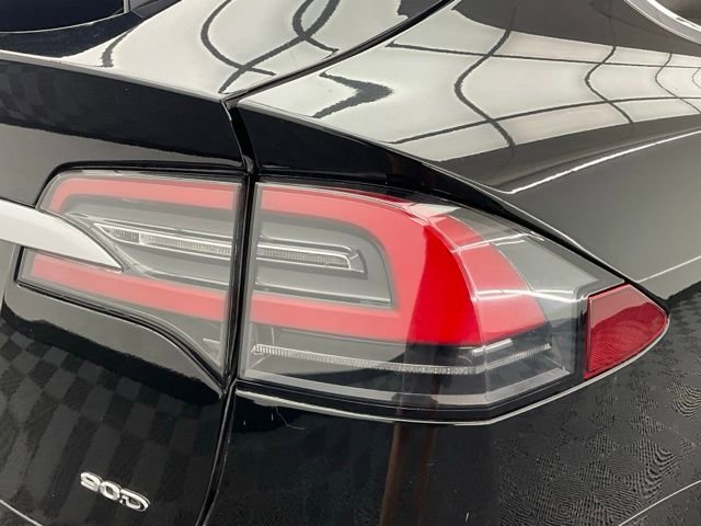 Used 2016 Tesla Model X 90D image 21