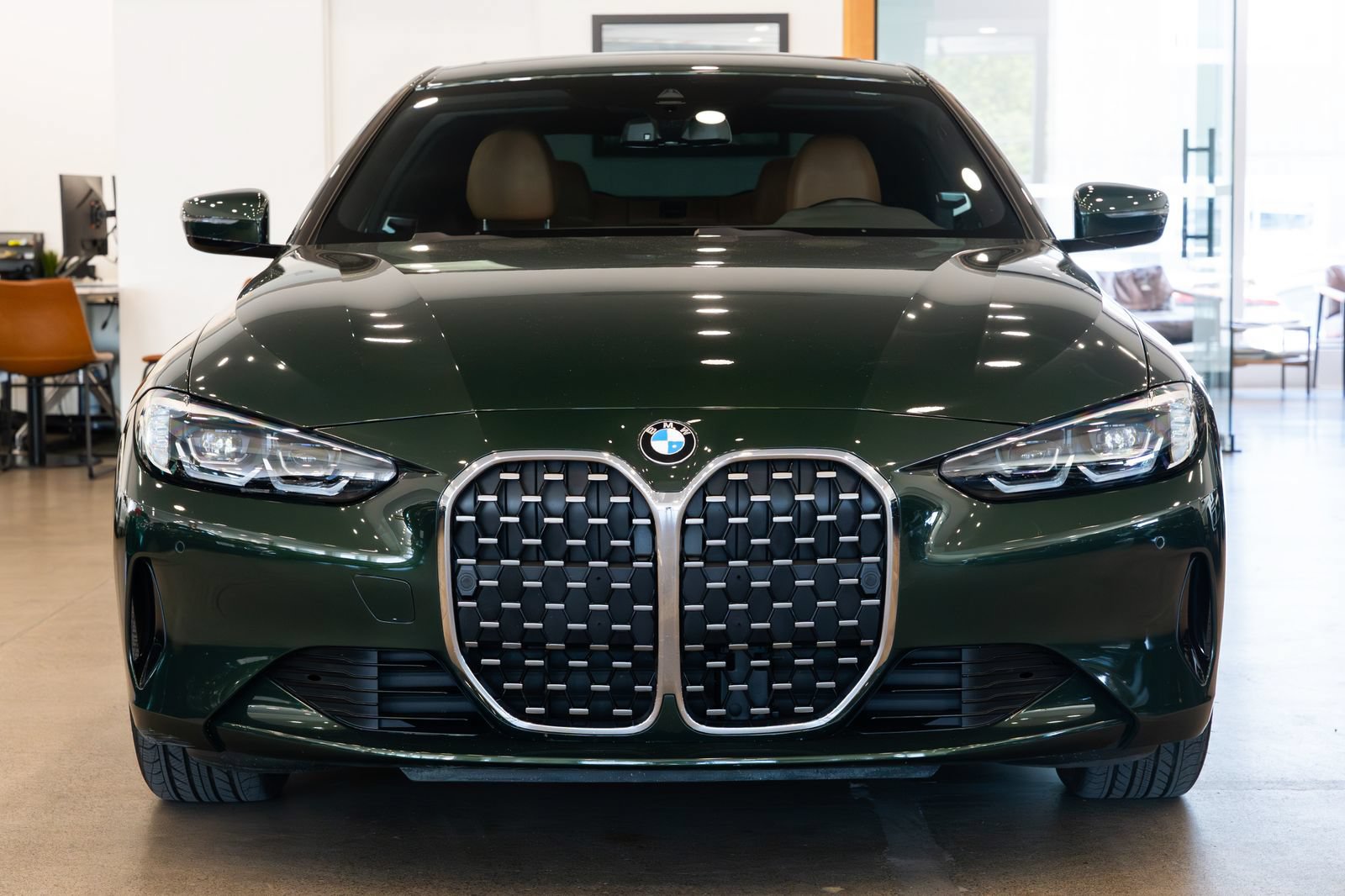 Used 2022 BMW 430i Coupe w/ Convenience Package RWD image 2