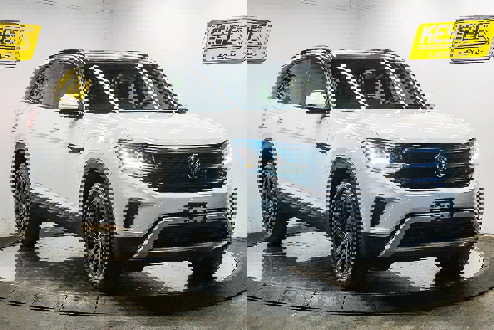 Used 2023 Volkswagen Atlas Cross Sport SE image 5