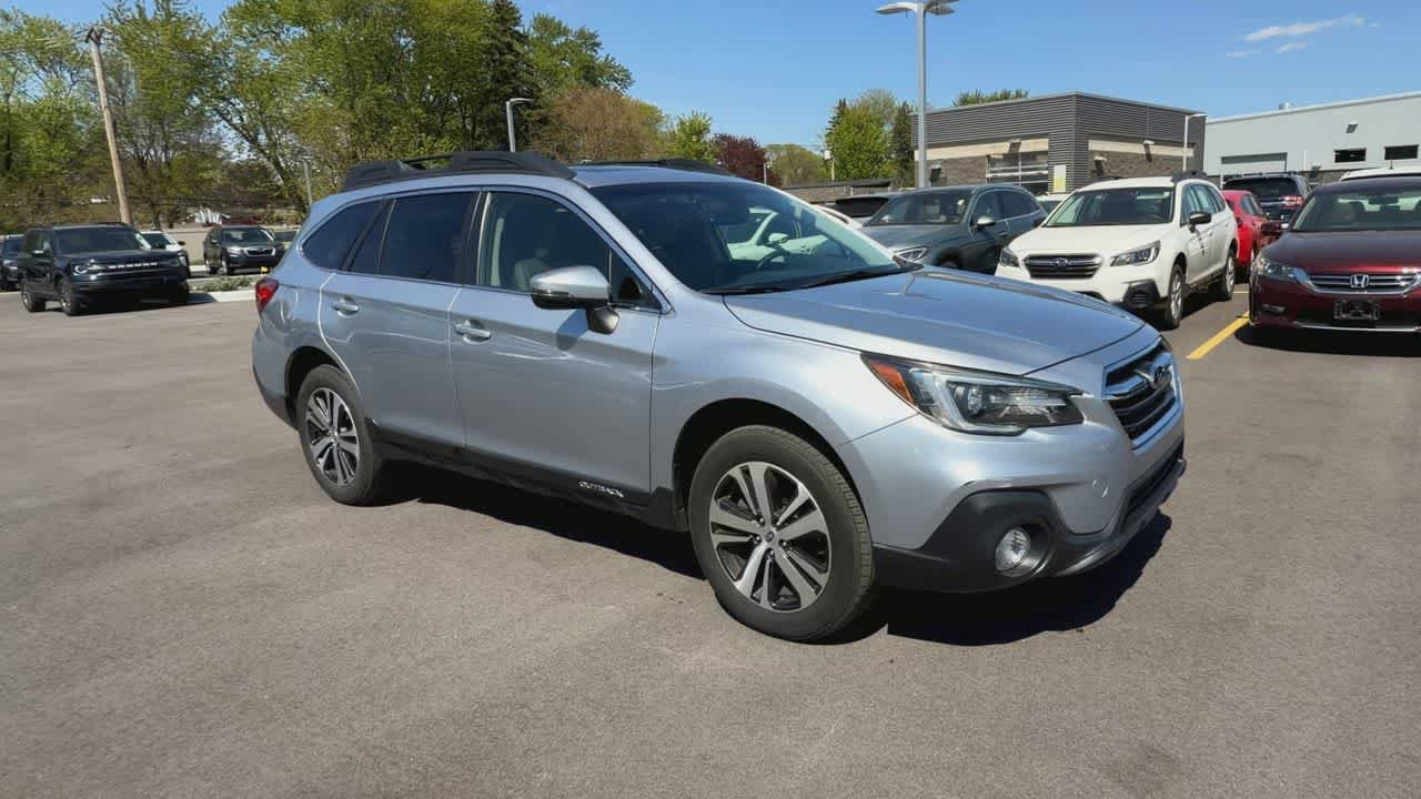 Used 2019 Subaru Outback 2.5i Limited AWD/4WD image 2