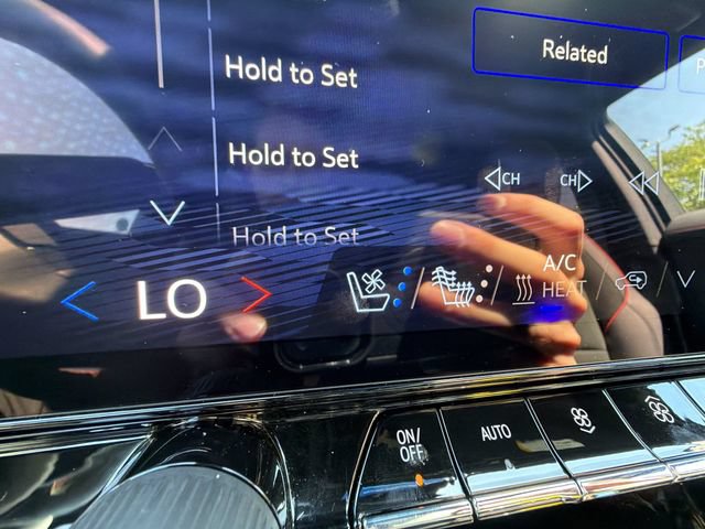 Certified 2026 Chevrolet Blazer EV RS w/ Super Cruise Package AWD/4WD image 32