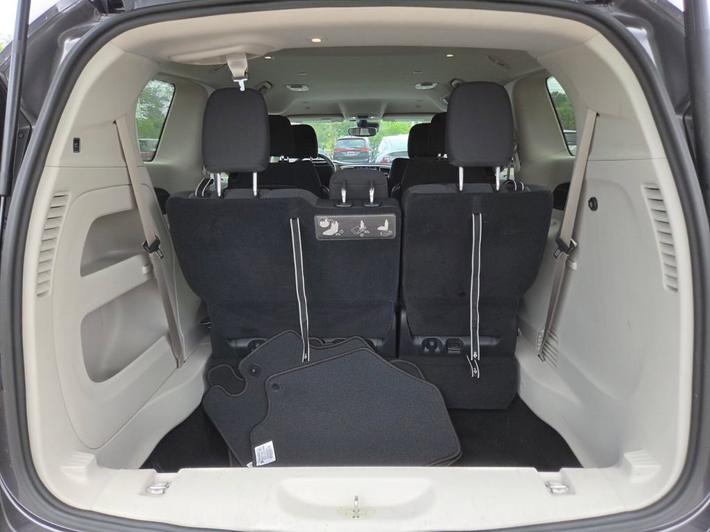 Used 2019 Chrysler Pacifica Touring Plus w/ Advanced Safetytec Group FWD image 16