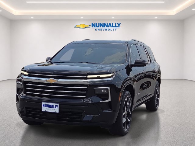 Used 2025 Chevrolet Traverse High Country FWD image 1