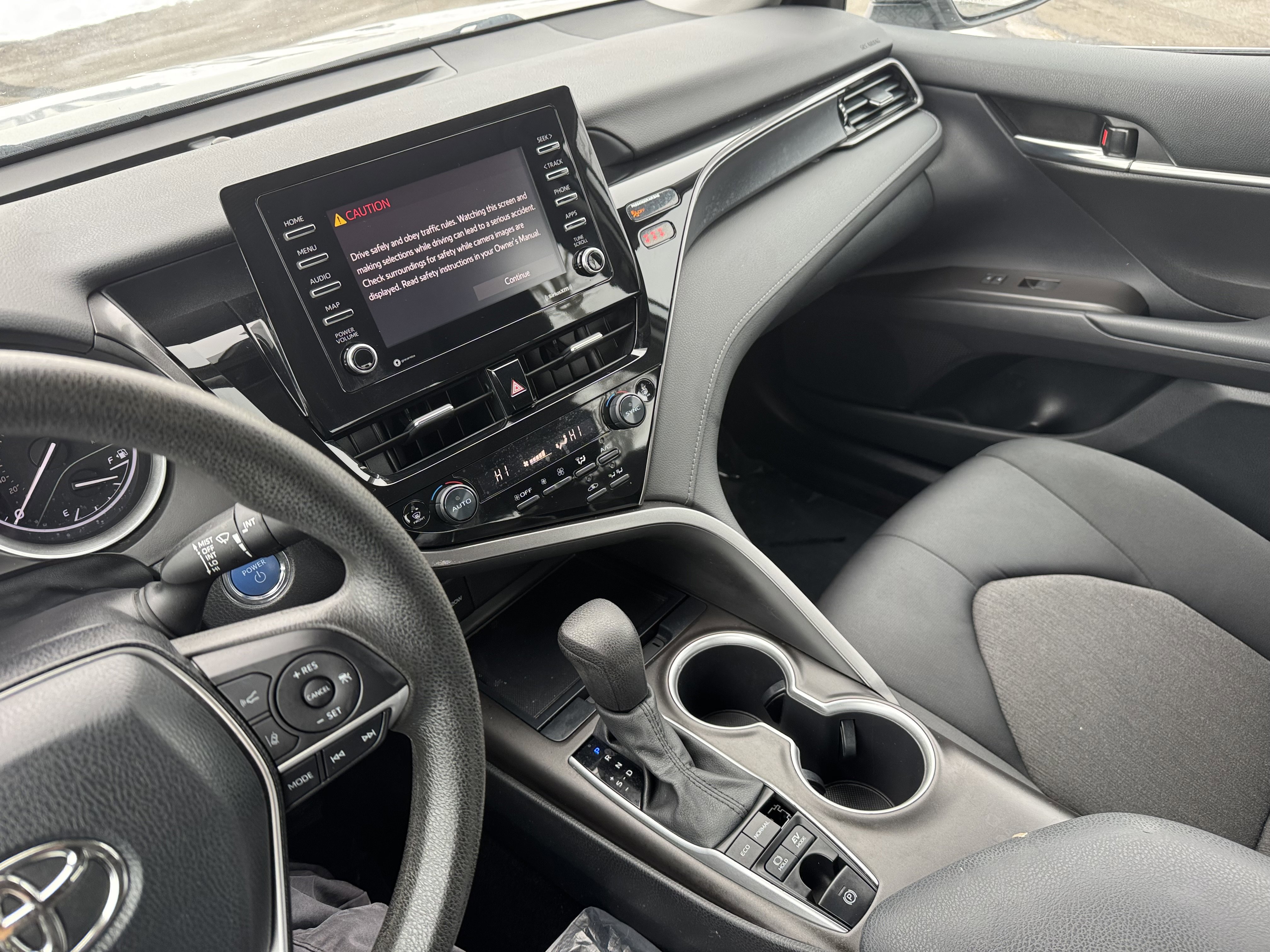 Used 2021 Toyota Camry LE image 29