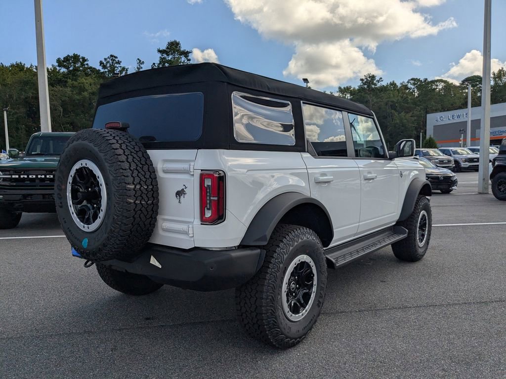 New 2025 Ford Bronco Outer Banks w/ Sasquatch Package AWD/4WD video 4
