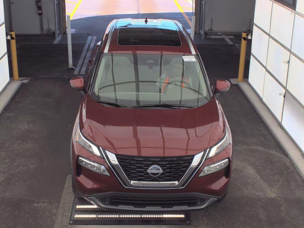 Used 2023 Nissan Rogue SL w/ SL Premium Package image 2