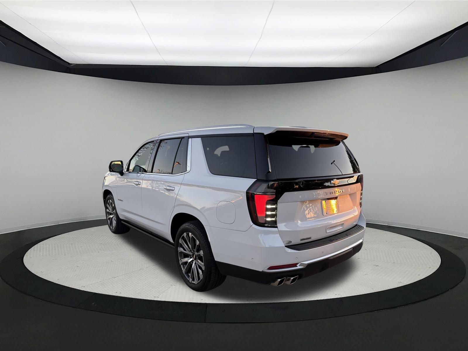 Used 2026 Chevrolet Tahoe High Country AWD/4WD image 5