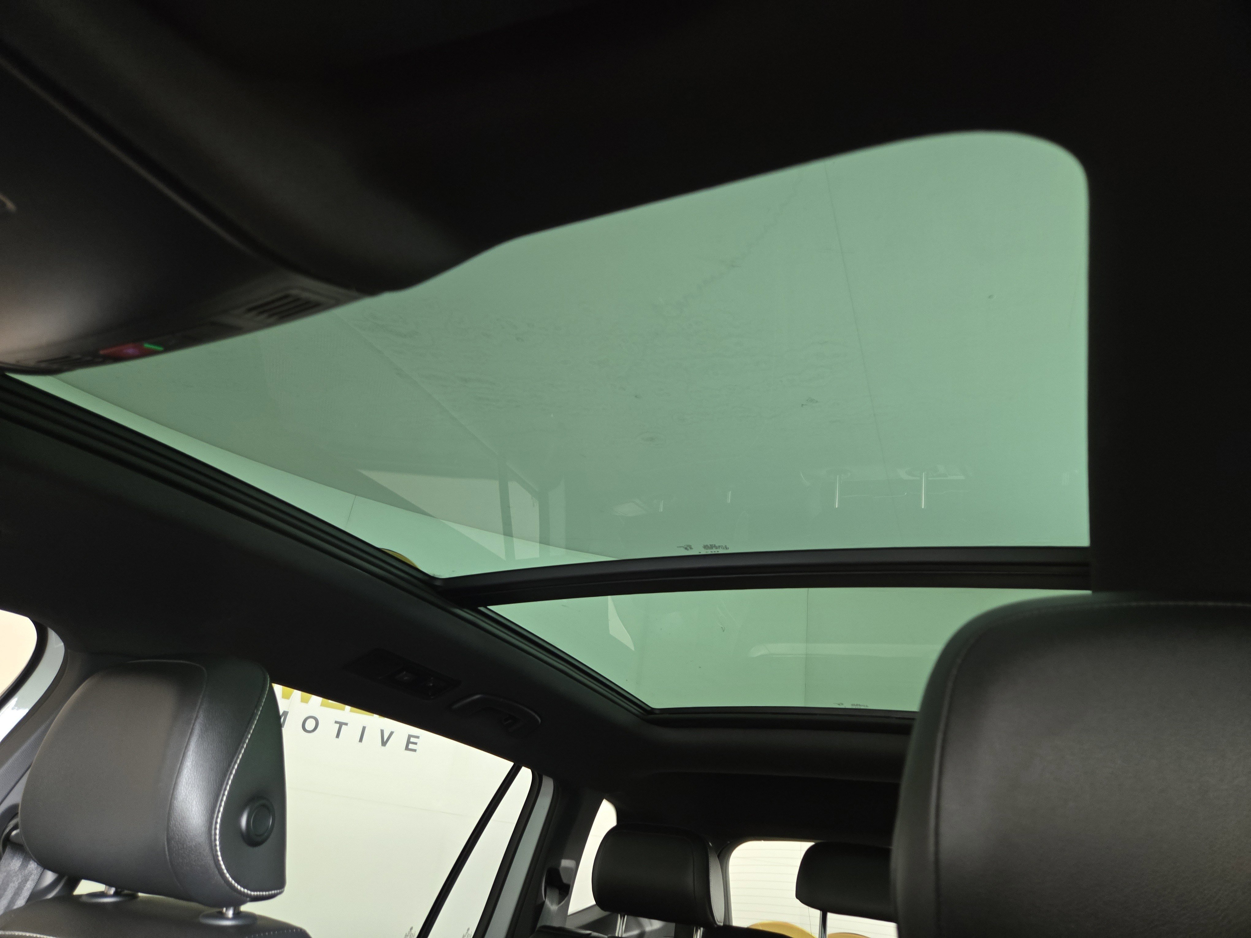 Used 2023 Volkswagen Tiguan SE R-Line image 22