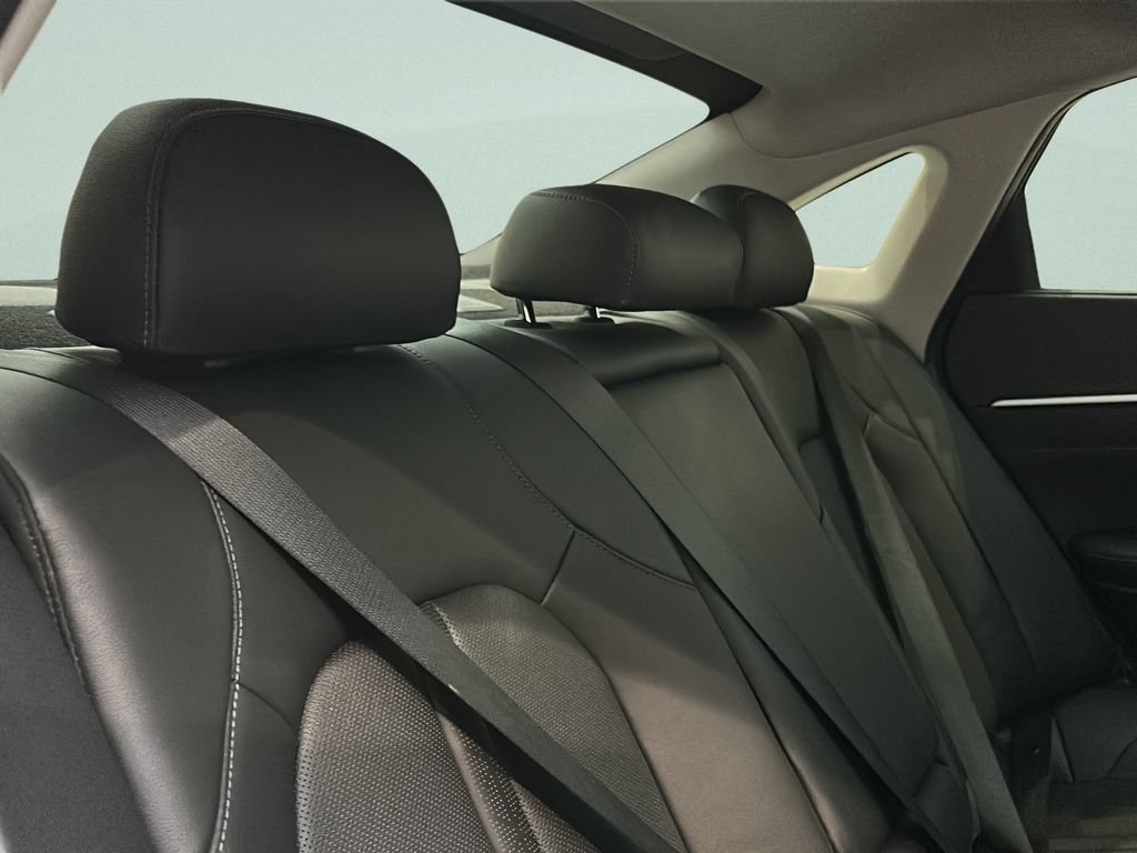Certified 2025 Hyundai Sonata Limited FWD image 17