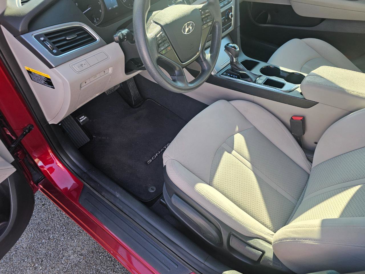 Used 2016 Hyundai Sonata SE image 25