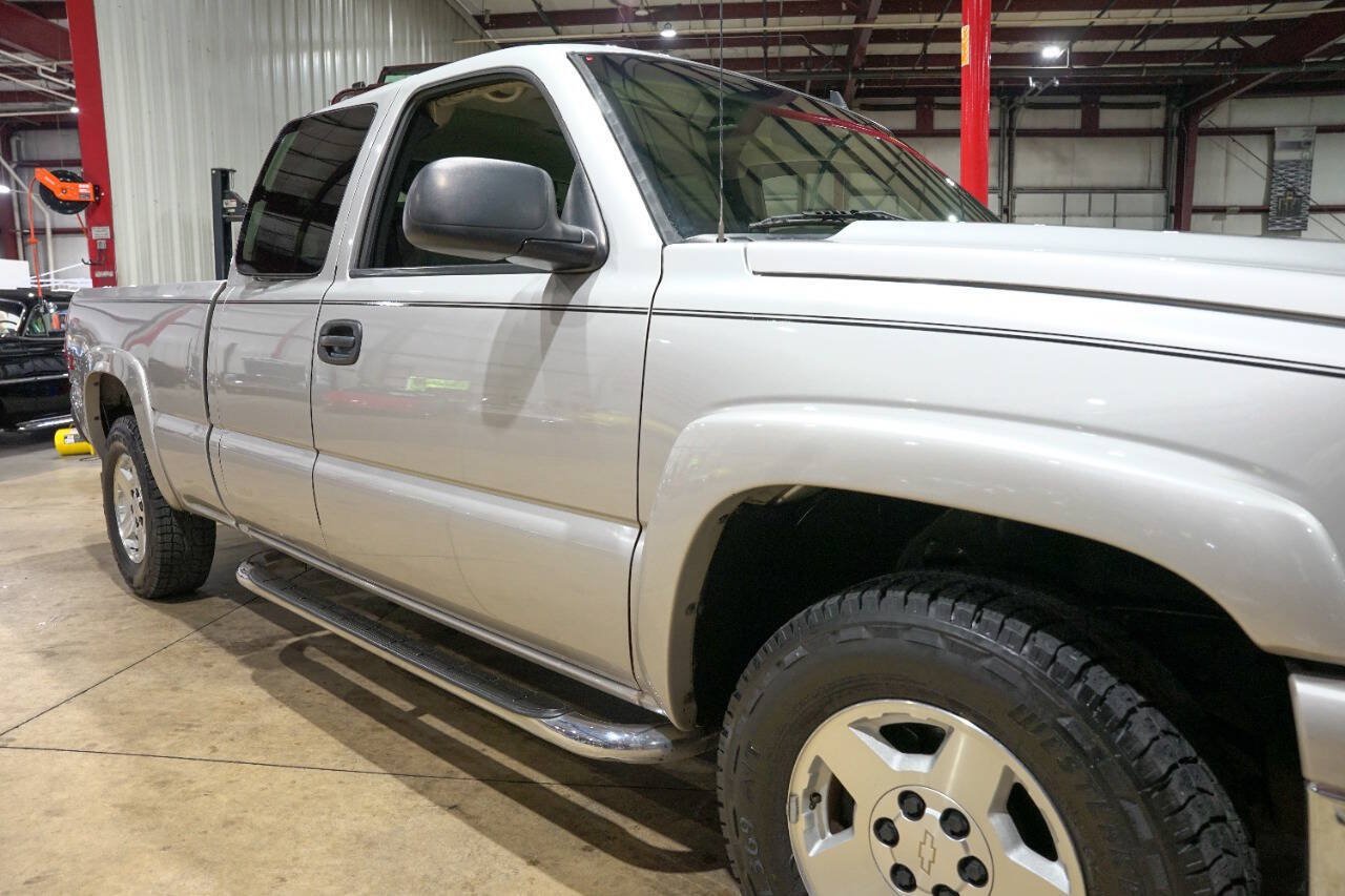 Used 2006 Chevrolet Silverado 1500 LT w/ Onstar Plus Package AWD/4WD image 39