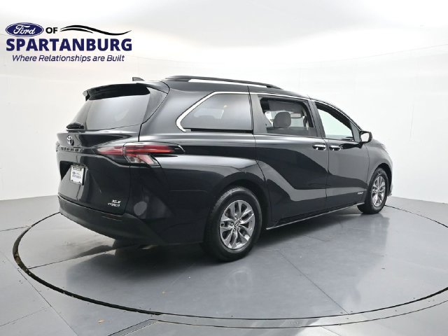 Used 2021 Toyota Sienna XLE FWD image 7