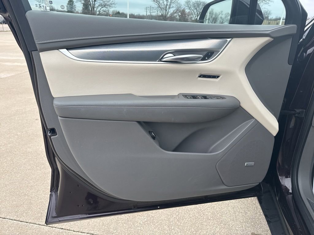Used 2020 Cadillac XT5 Premium Luxury image 16