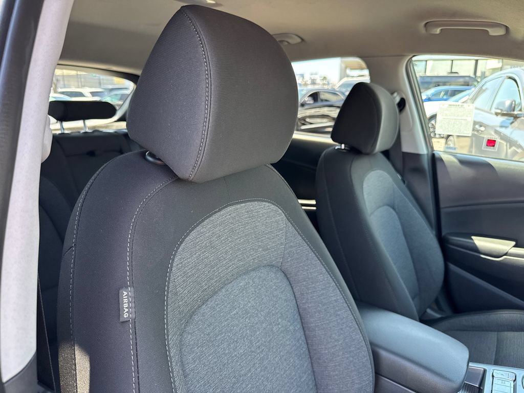 Used 2023 Hyundai Kona SE FWD image 14