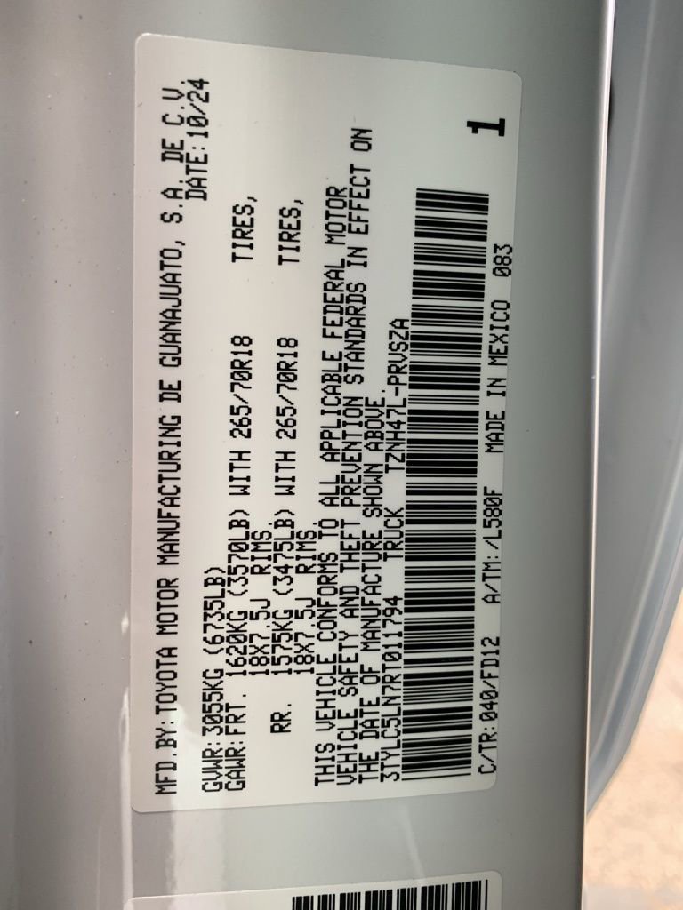 Used 2024 Toyota Tacoma TRD Off-Road w/ TRD Off Road Upgrade Package image 31