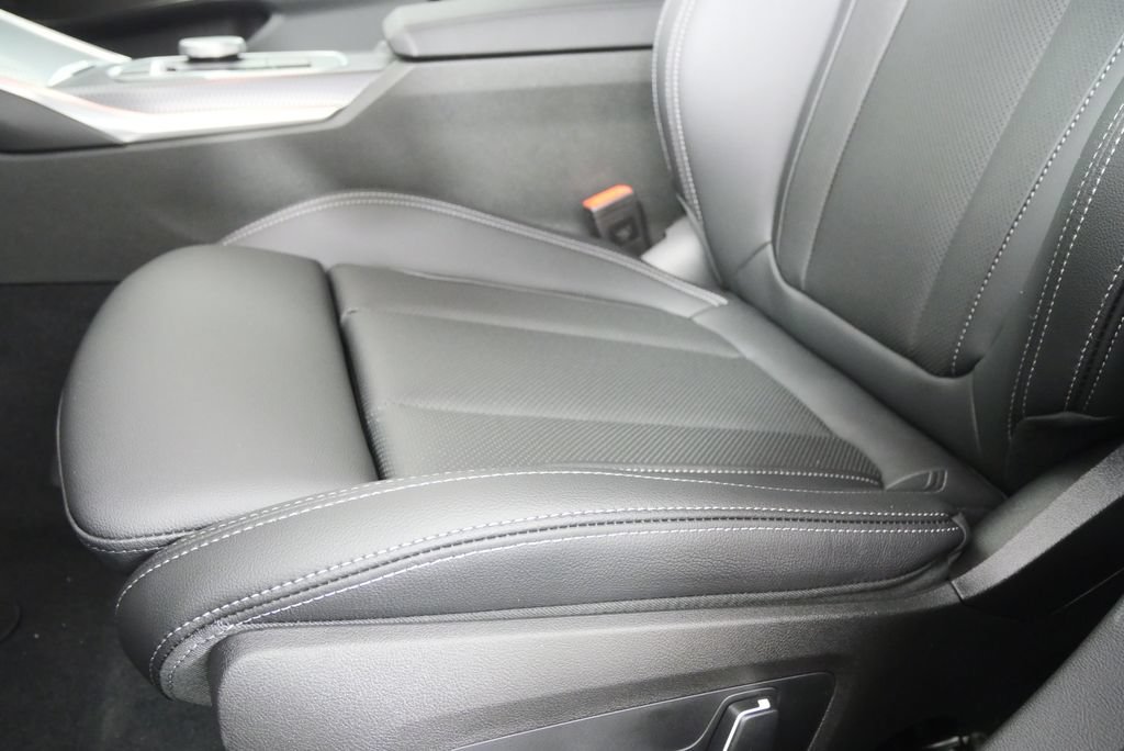 New 2026 BMW 330i Sedan w/ M Sport Package RWD image 9
