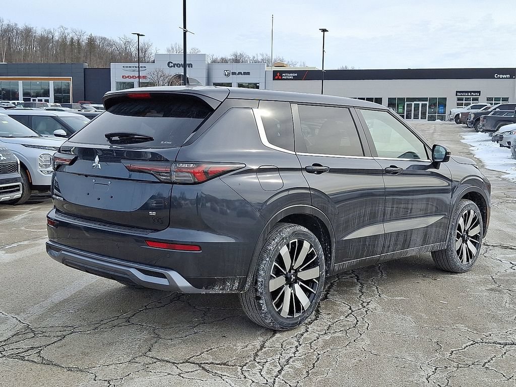 New 2026 Mitsubishi Outlander SE AWD/4WD image 4