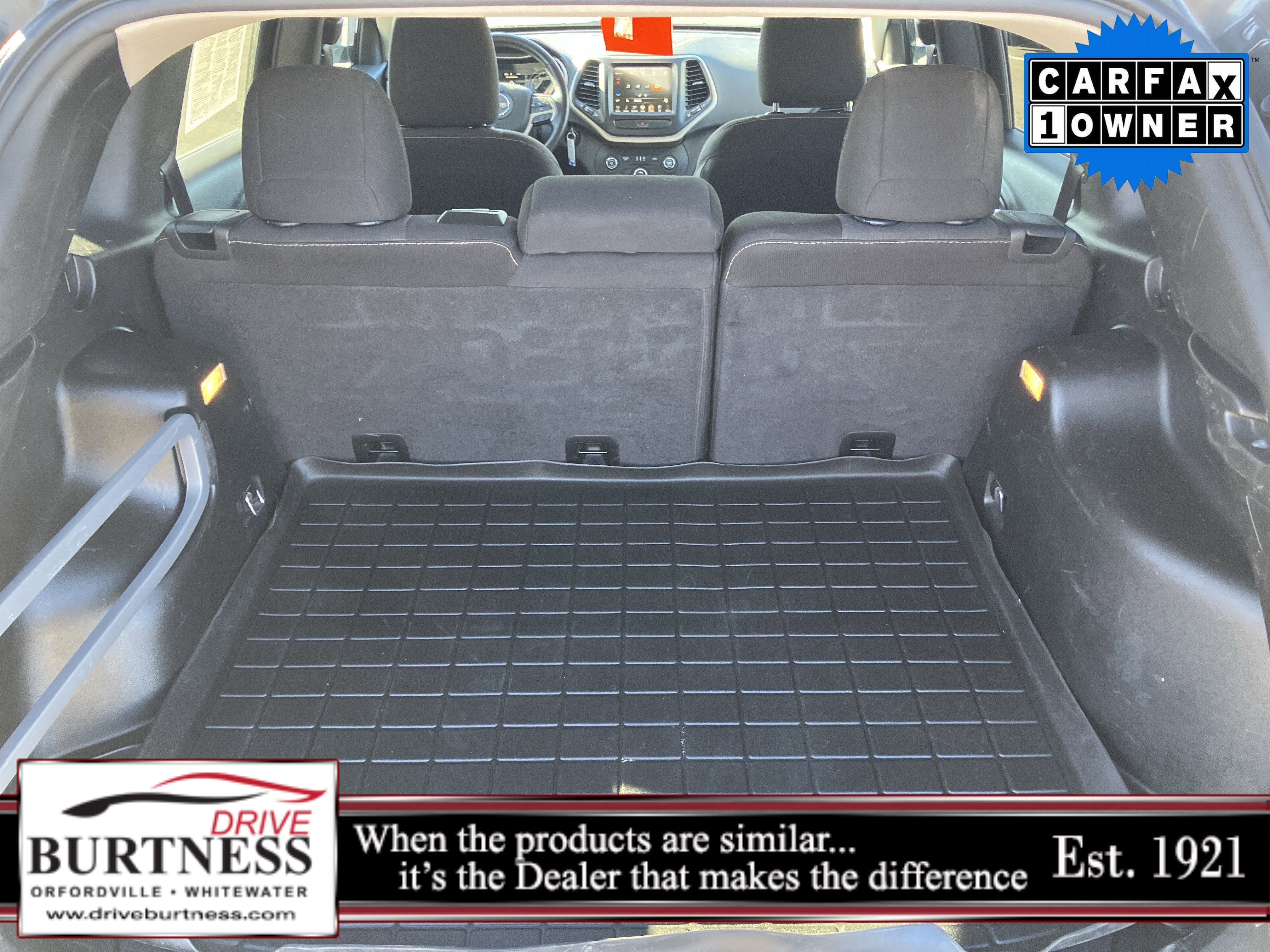 Used 2017 Jeep Cherokee Latitude w/ Cold Weather Group image 20